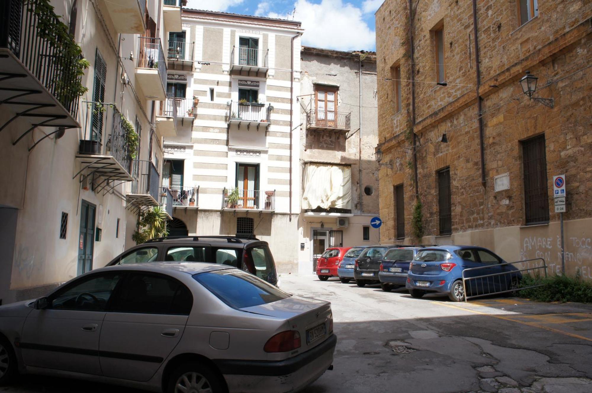 Cathedral Apartment Palermo Exterior photo